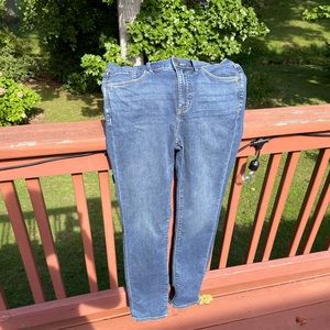 Eddie Bauer Slim Straight- Slim Straight High Rise